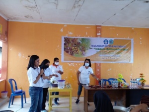 Suasana Demo Proses Produksi VCO